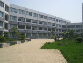 經(jīng)貿(mào)學(xué)院綠化工程