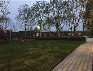 東潤園